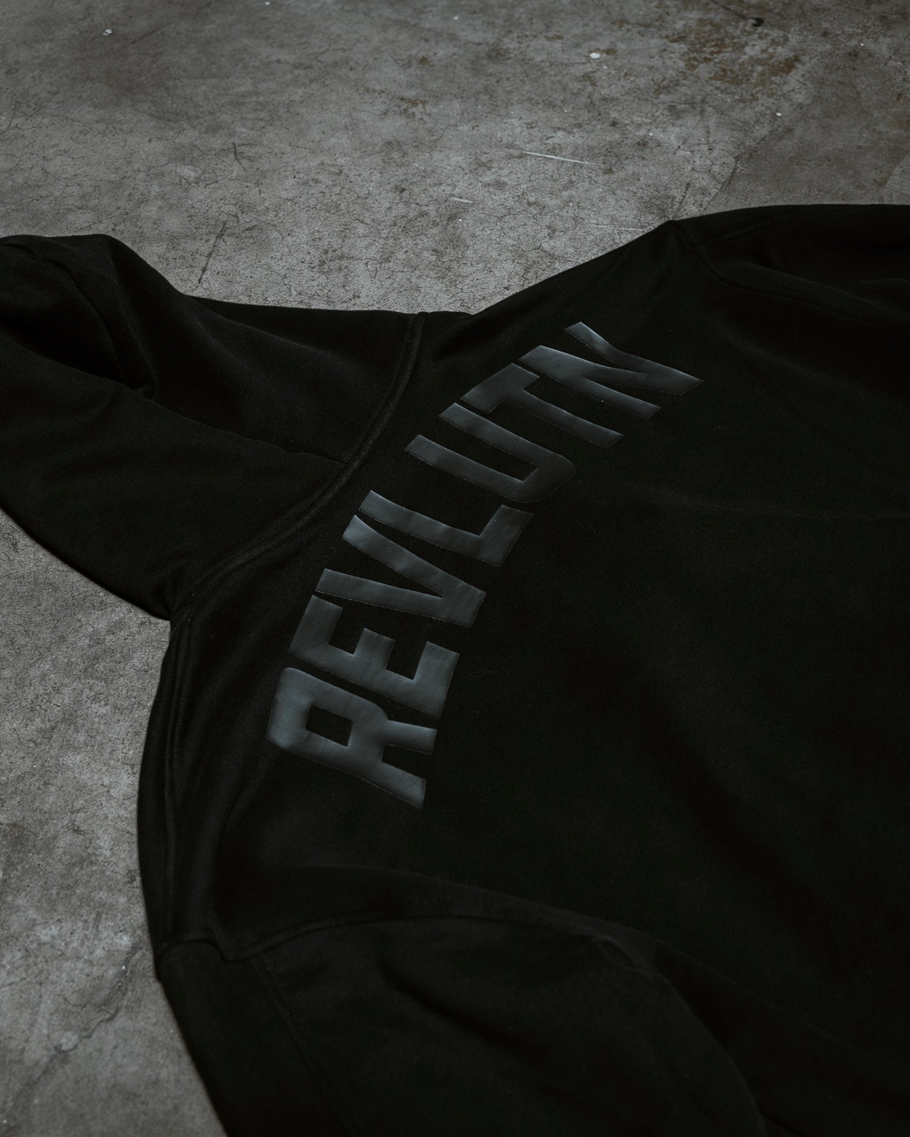 STATEMENT ZIP-UP HOODIE