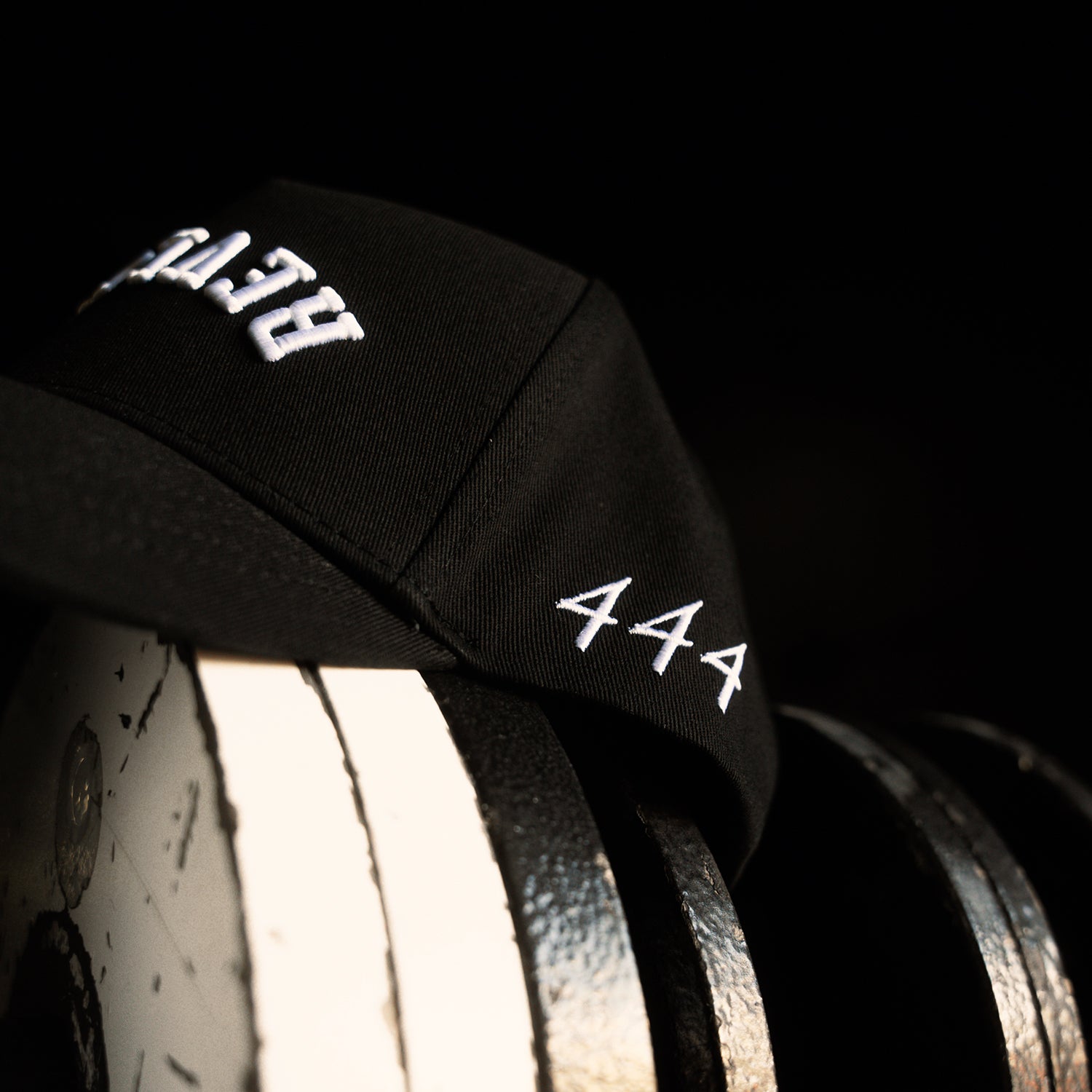 444 CAP - BLACK