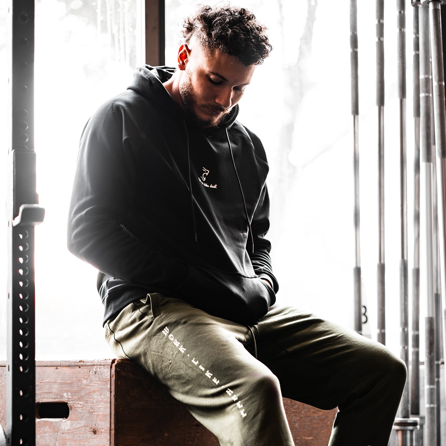 RELENTLESS JOGGERS - FOREST GREEN