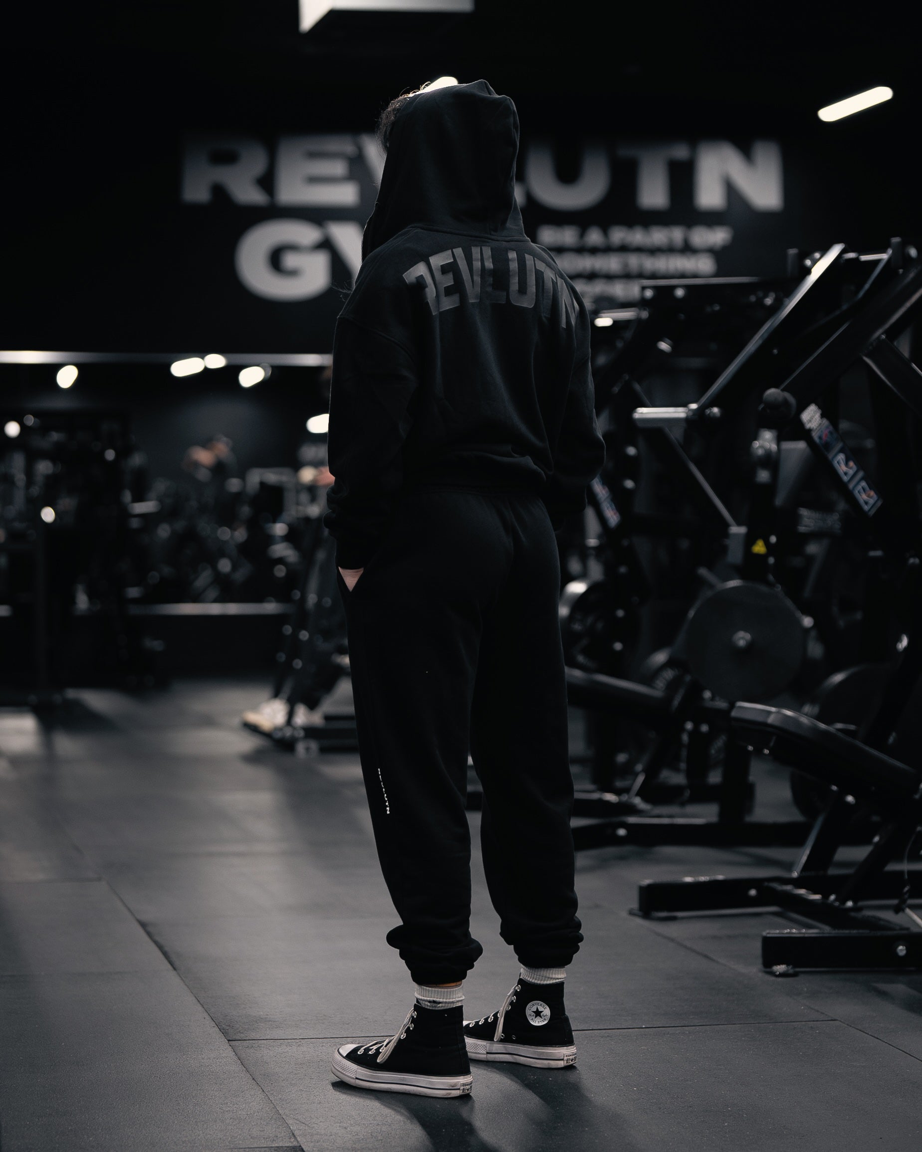 STATEMENT ZIP-UP HOODIE